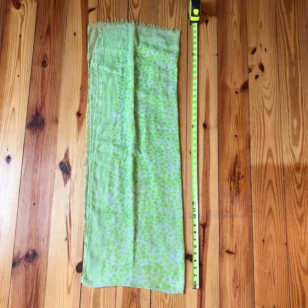 🌸5/$30🌸 Lime Green Lightweight Scarf - Picture 5 of 6